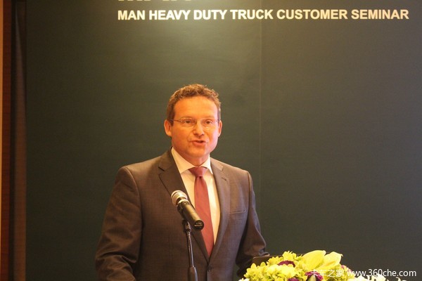 扛250吨没压力 MAN国内最大马力大件车